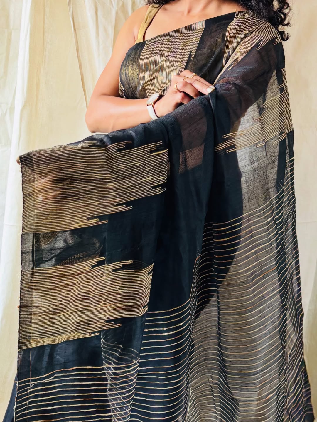 Effulgent Black Cotton Silk Saree With Unequalled Blouse Piece