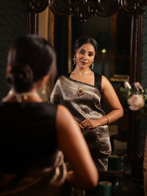 Allure Black Soft Silk Saree With Classic Blouse Piece