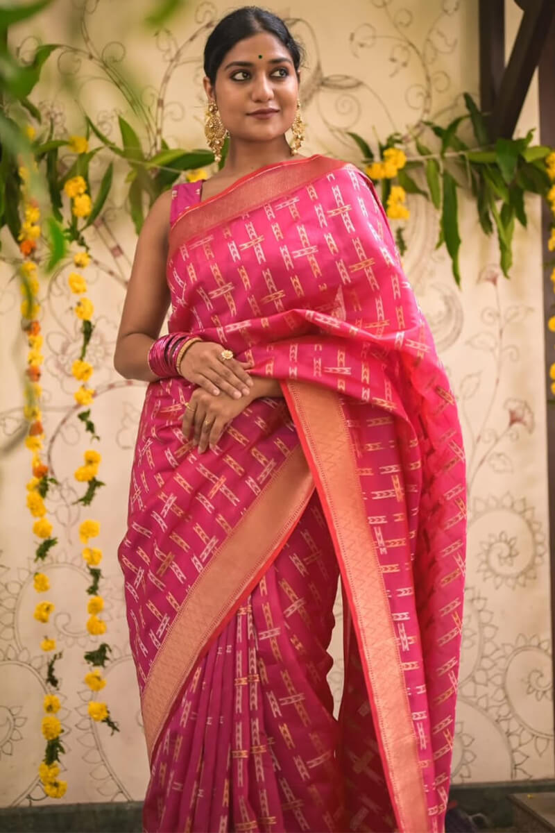Artistic Dark Pink Soft Silk Saree With Refreshing Blouse Piece