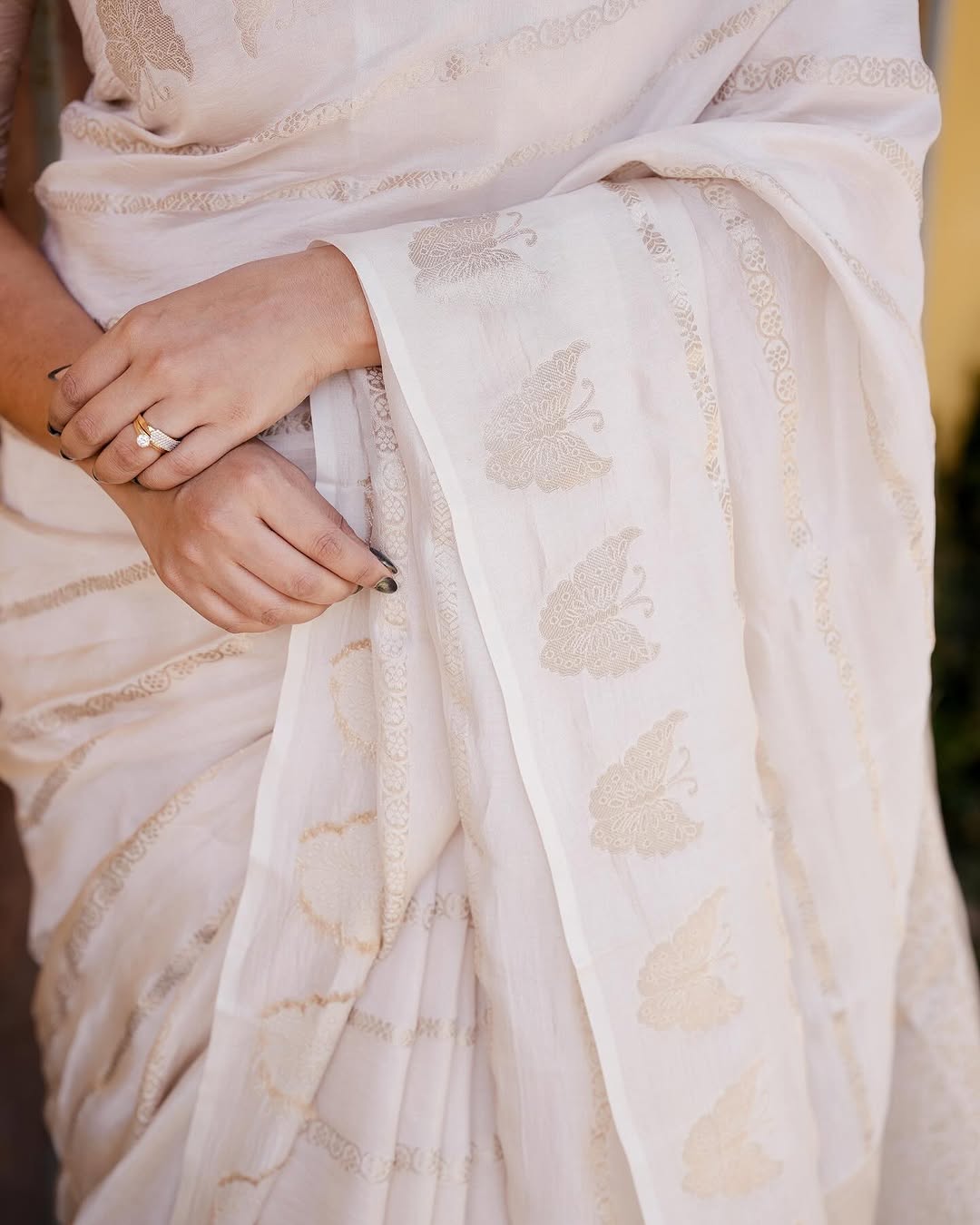 Amazing Off White Soft Silk Saree With Marvellous Blouse Piece
