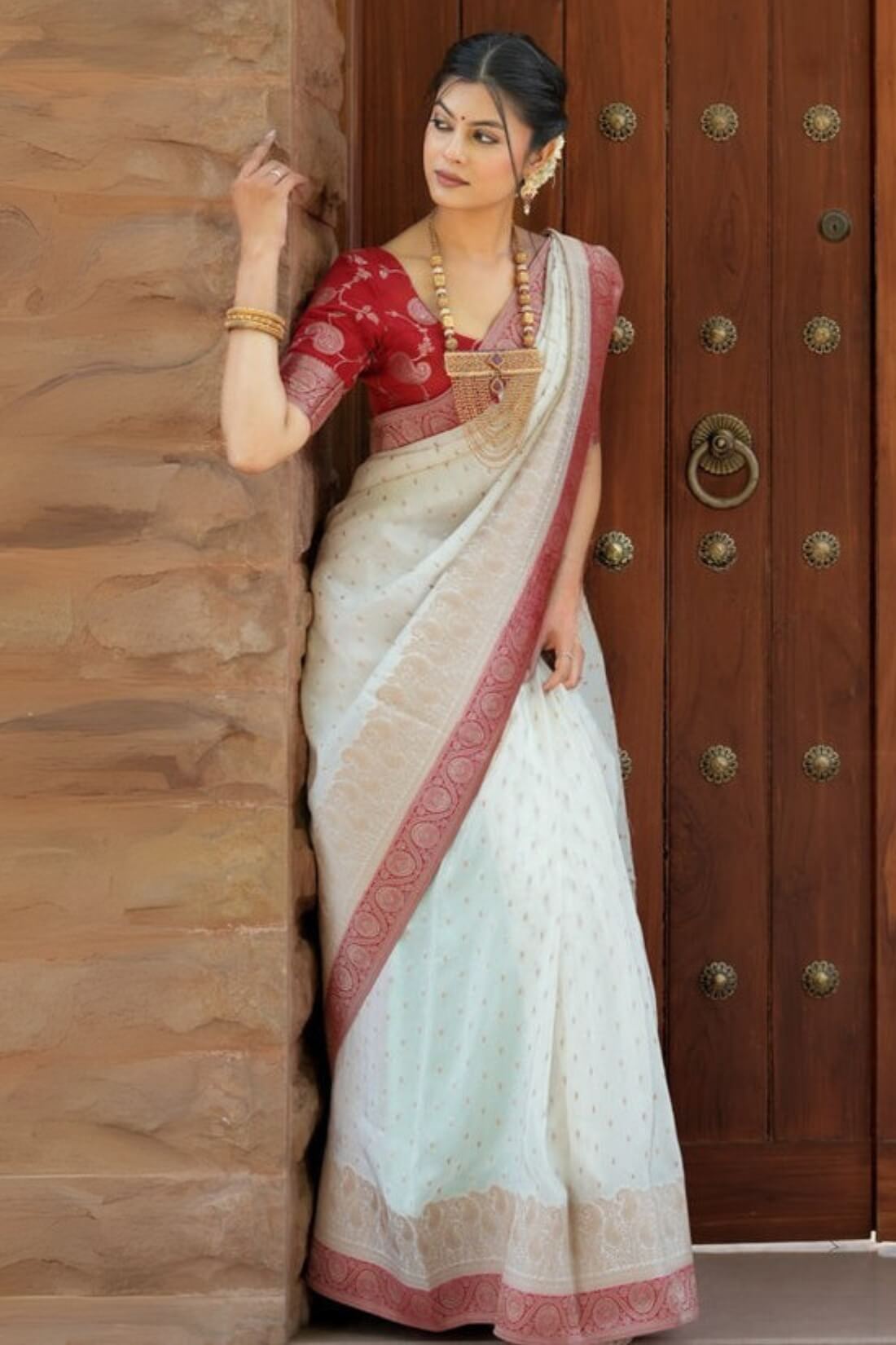 Admirable Off White Soft Silk Saree With Gossamer Blouse Piece