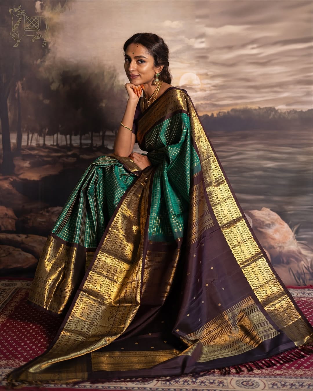Artistic Rama Soft Silk Saree With Demanding Blouse Piece