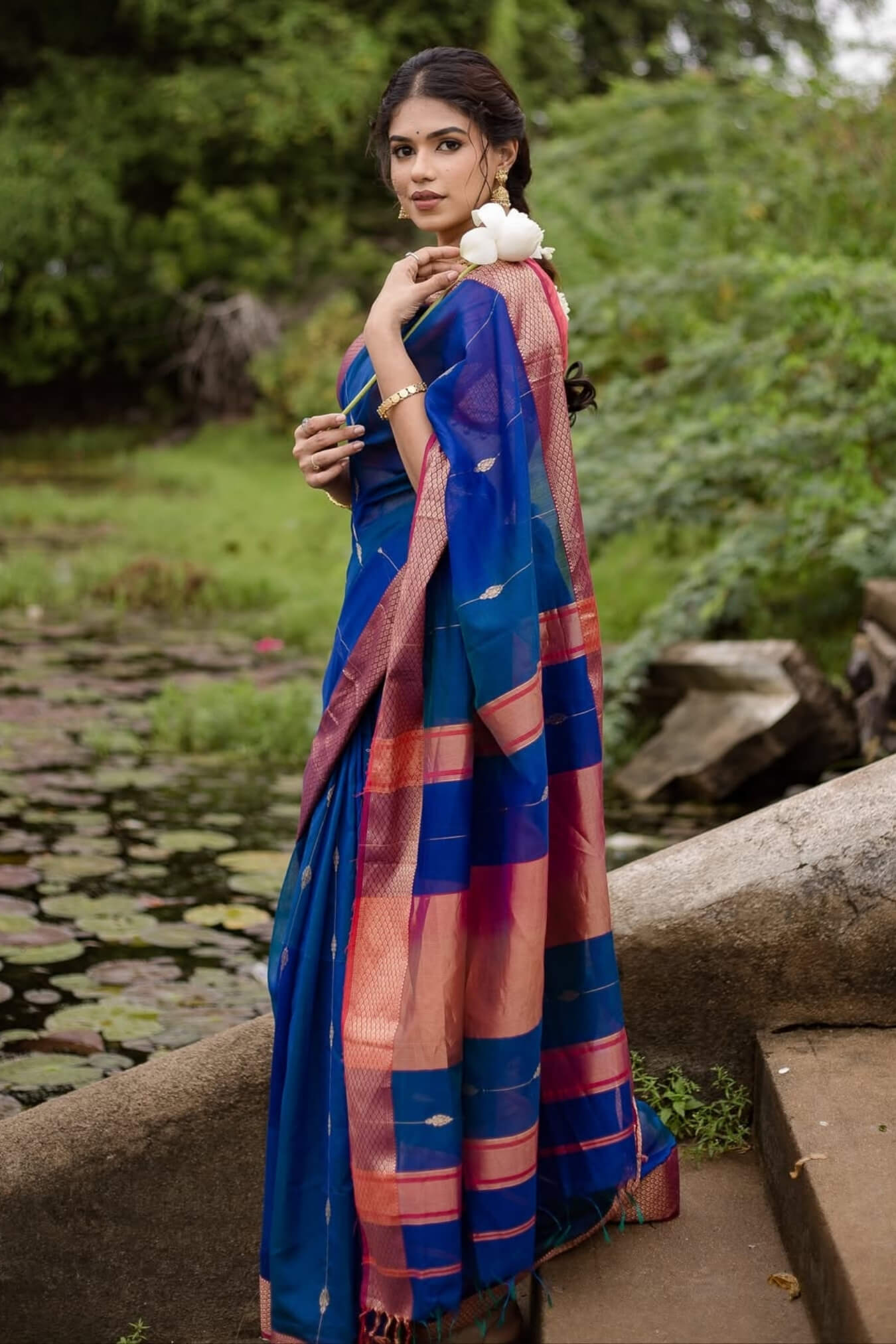 Traditional Royal Blue Linen Silk Saree With Scrumptious Blouse Piece