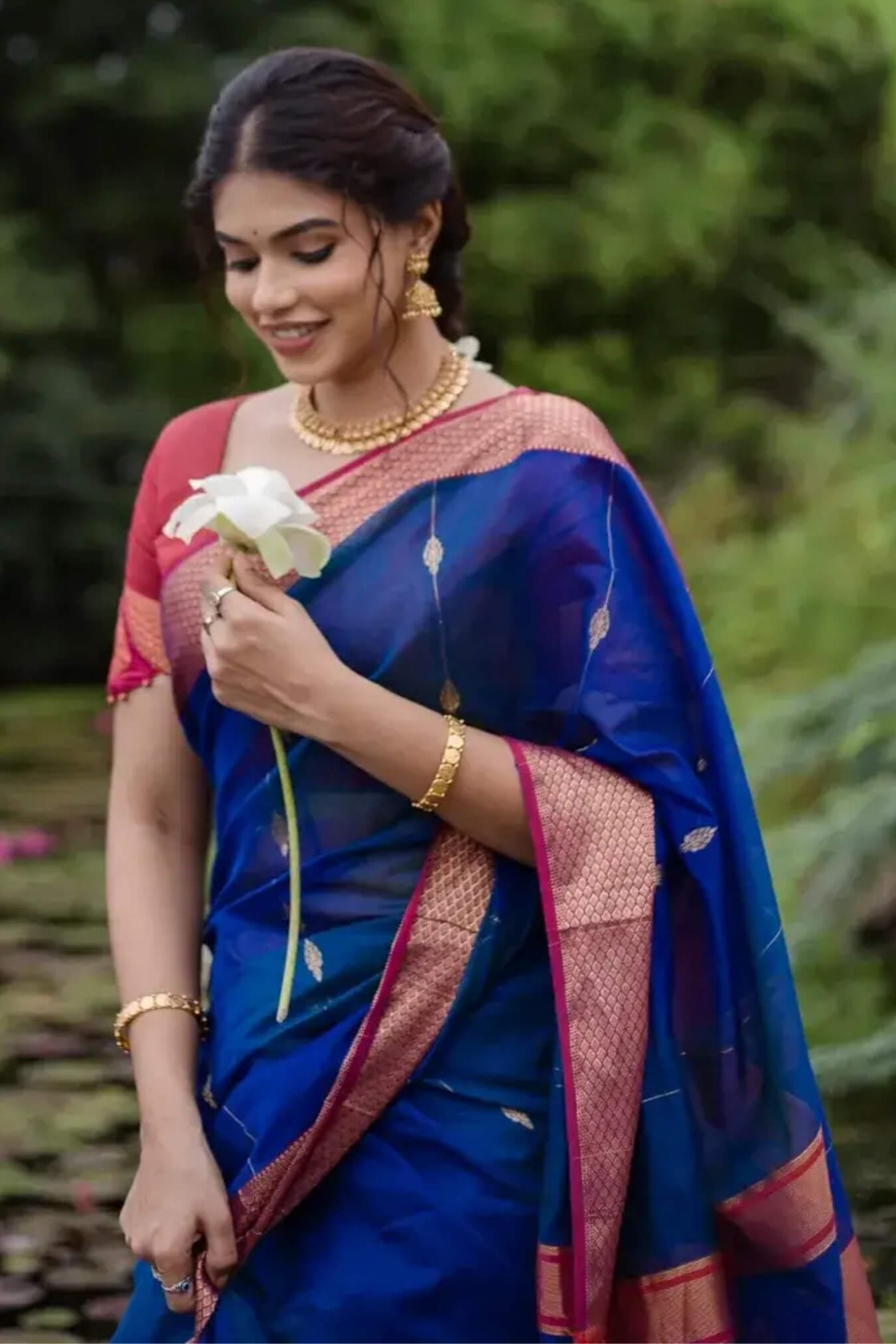 Traditional Royal Blue Linen Silk Saree With Scrumptious Blouse Piece