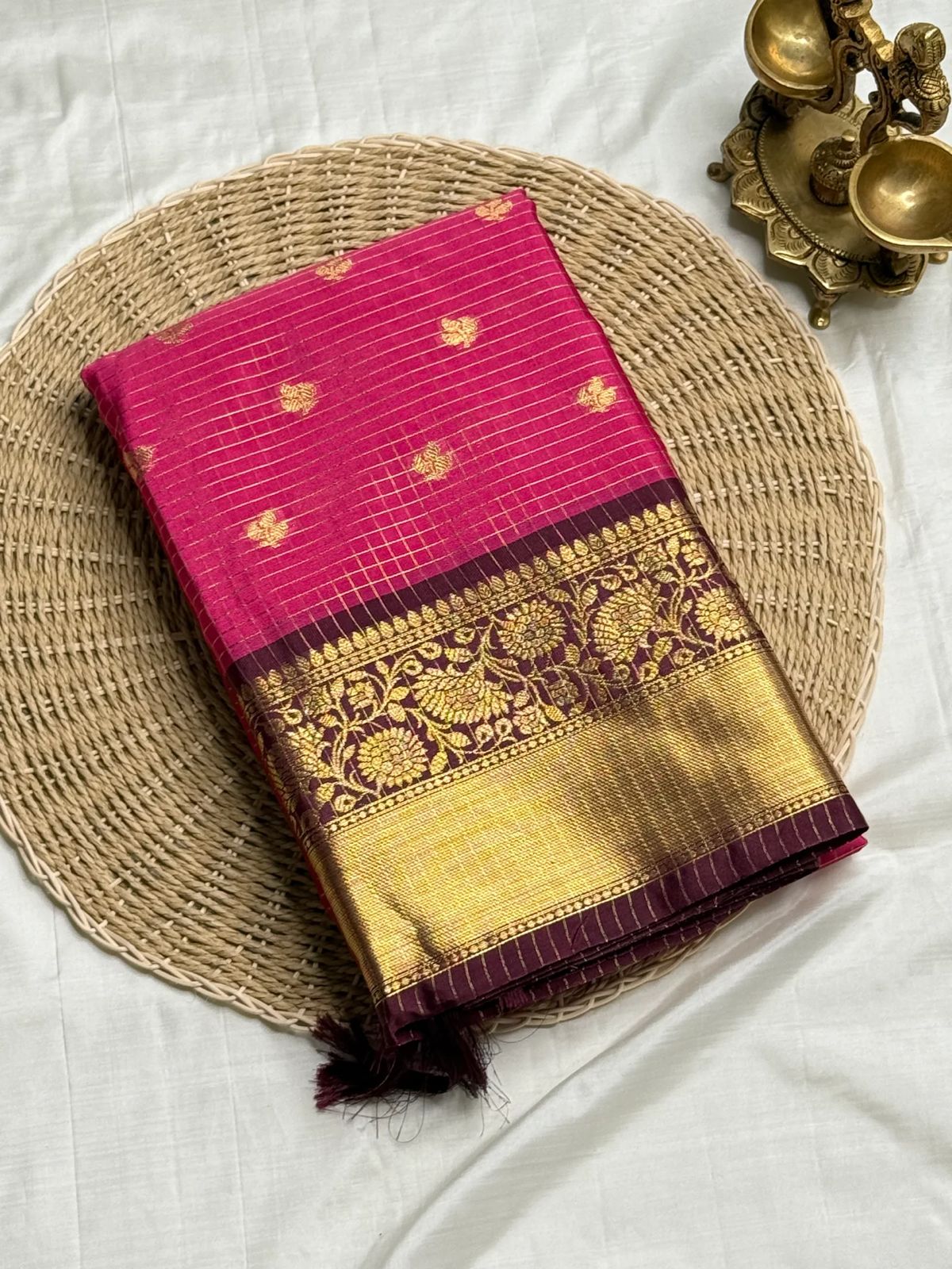 Arresting Dark Pink Soft Silk Saree With Quixotic Blouse Piece