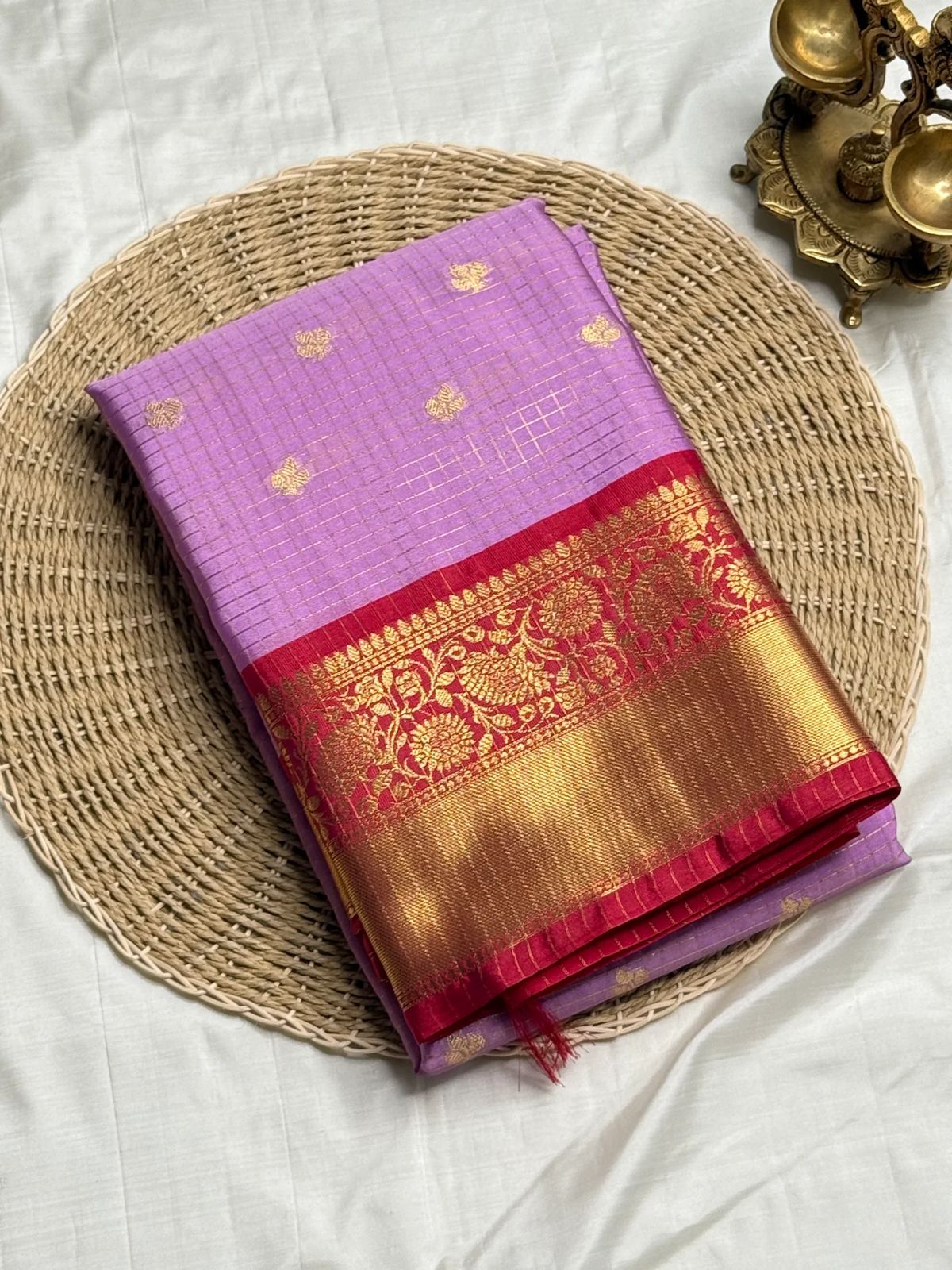 Woebegone Lavender Soft Silk Saree With Mellifluous Blouse Piece