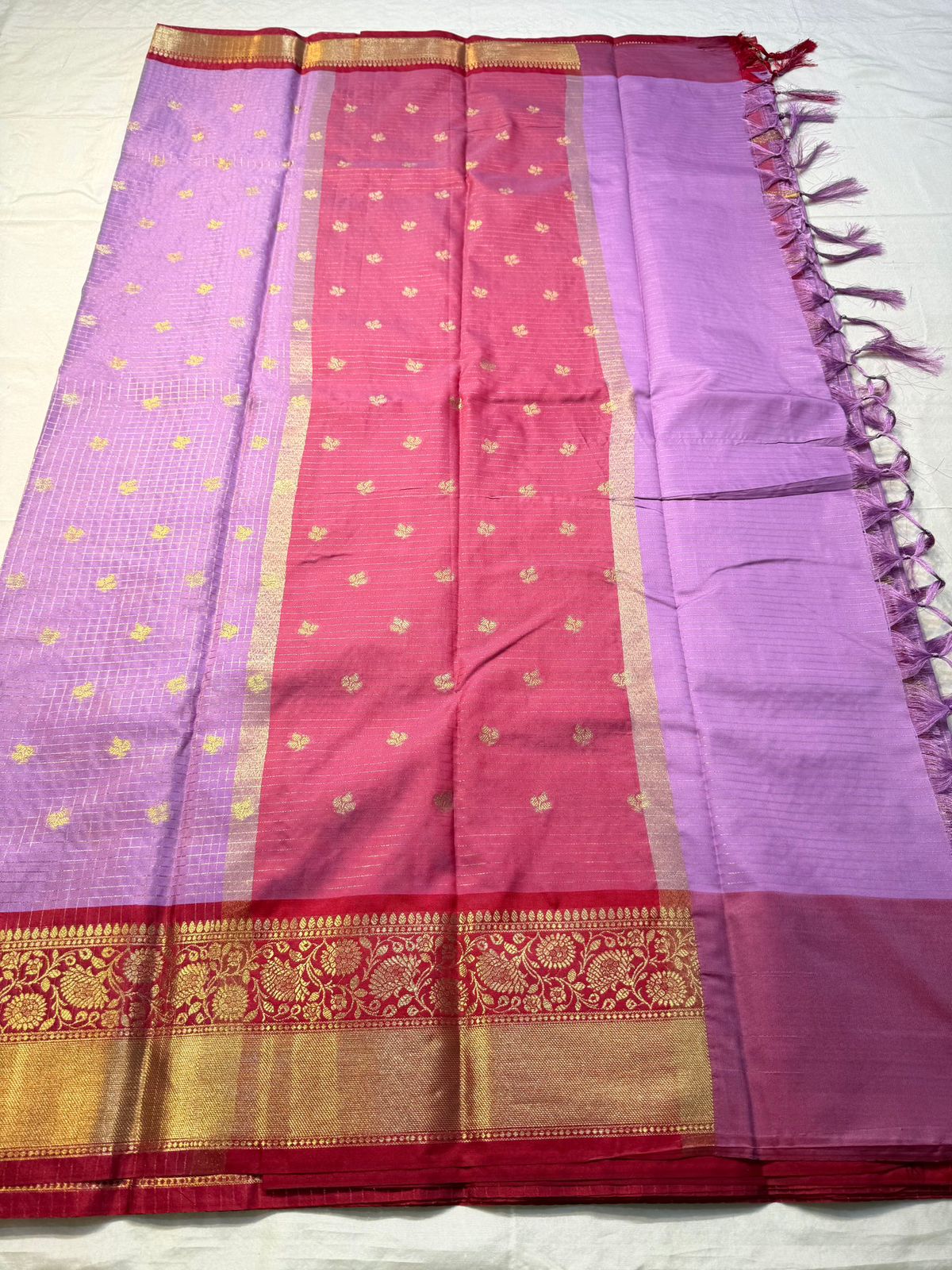 Woebegone Lavender Soft Silk Saree With Mellifluous Blouse Piece