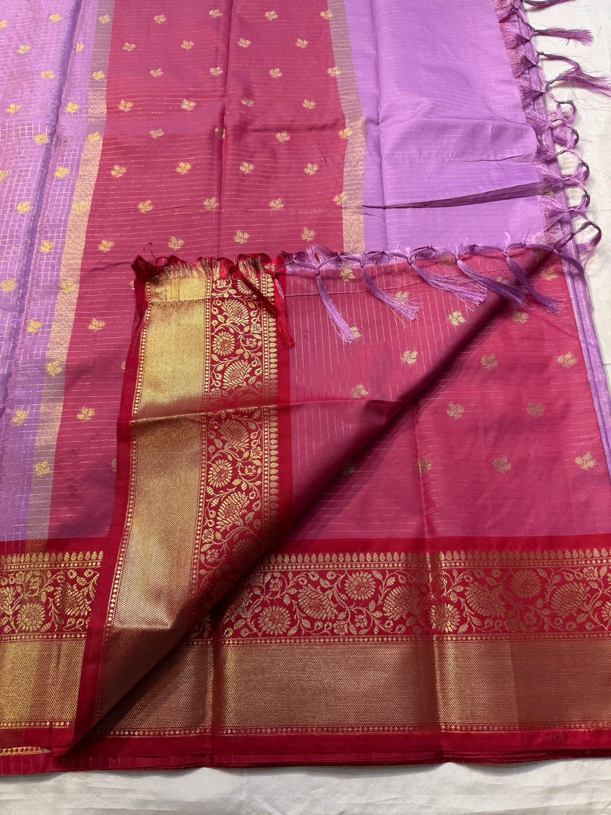 Woebegone Lavender Soft Silk Saree With Mellifluous Blouse Piece