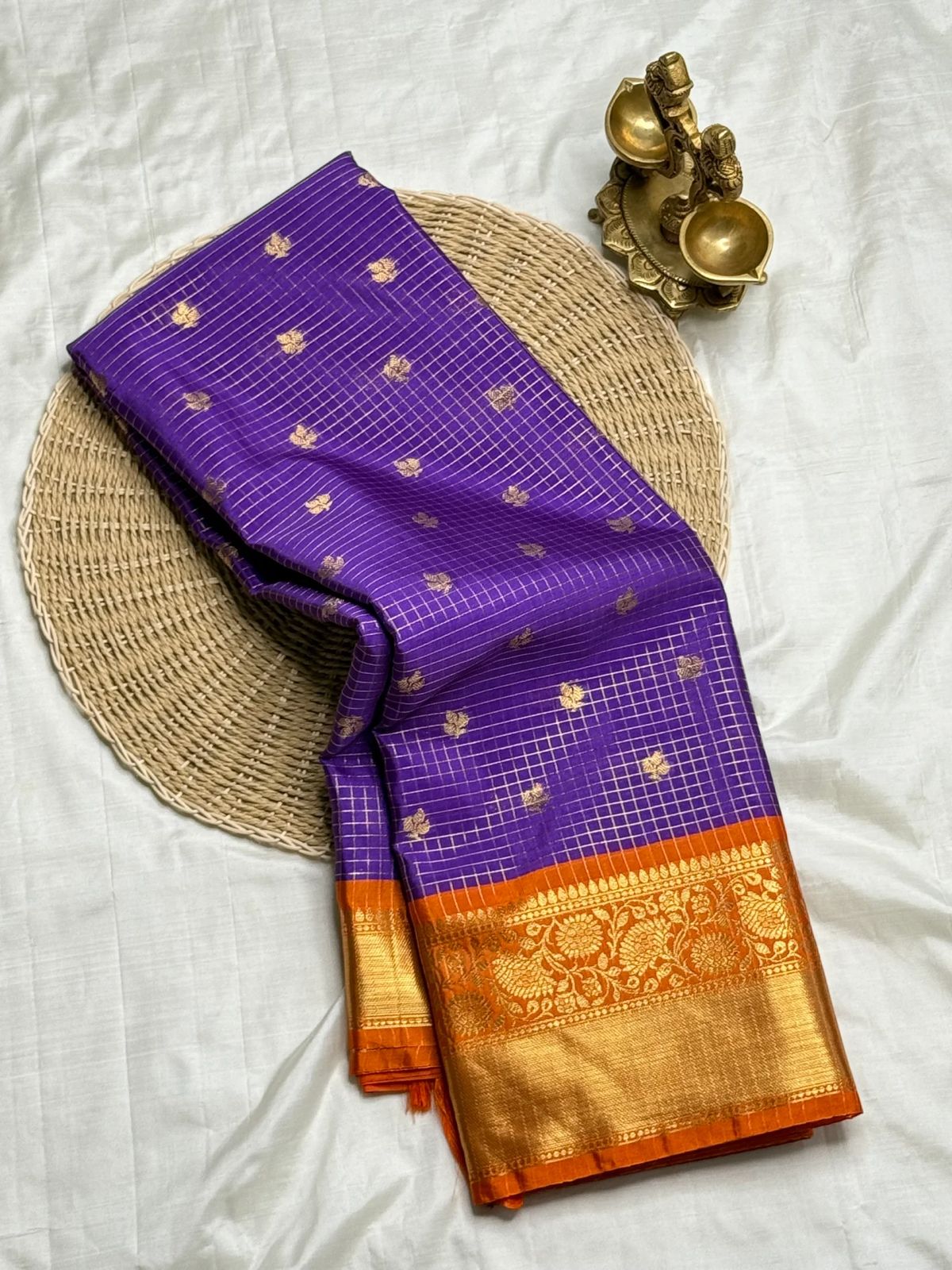 Vestigial Royal Blue Soft Silk Saree With Ebullience Blouse Piece