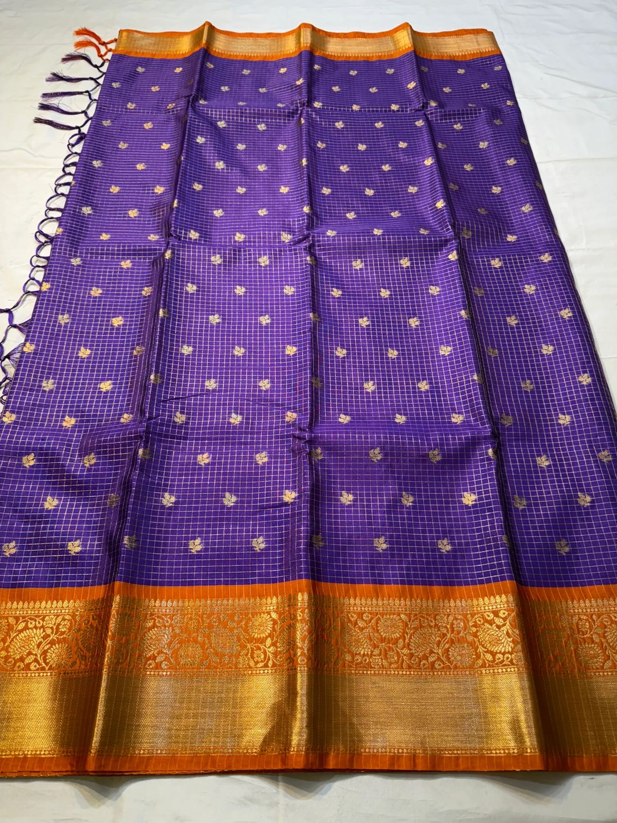 Vestigial Royal Blue Soft Silk Saree With Ebullience Blouse Piece