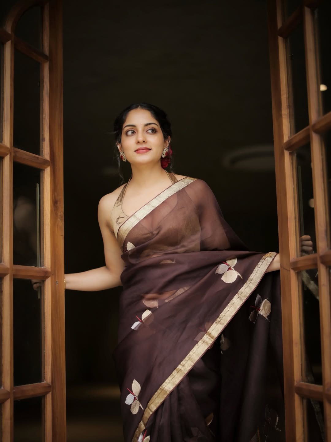 Scintillating Brown Cotton Silk Saree With Luminous Blouse Piece