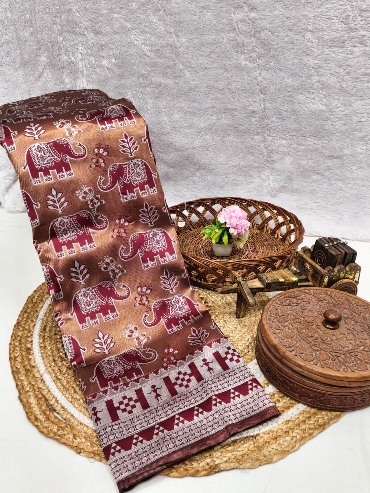 Transcendent Maroon Pure Zari Weaving Banarasi Silk Saree With Beautiful Blouse Piece