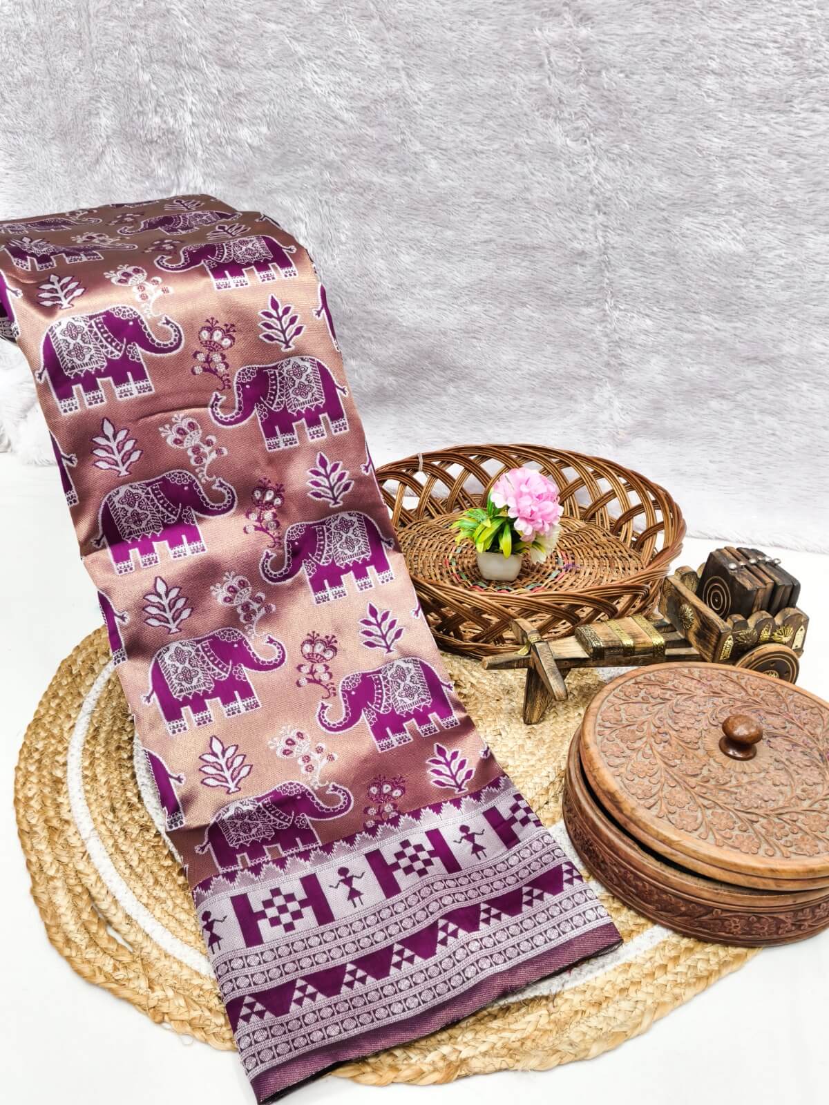 Engaging Purple Pure Zari Weaving Banarasi Silk Saree With Smart Blouse Piece