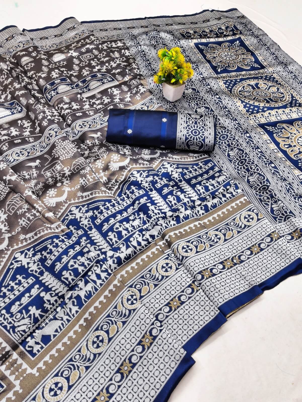 Comely Blue Pure Zari Weaving Banarasi Silk Saree With Tremendous Blouse Piece