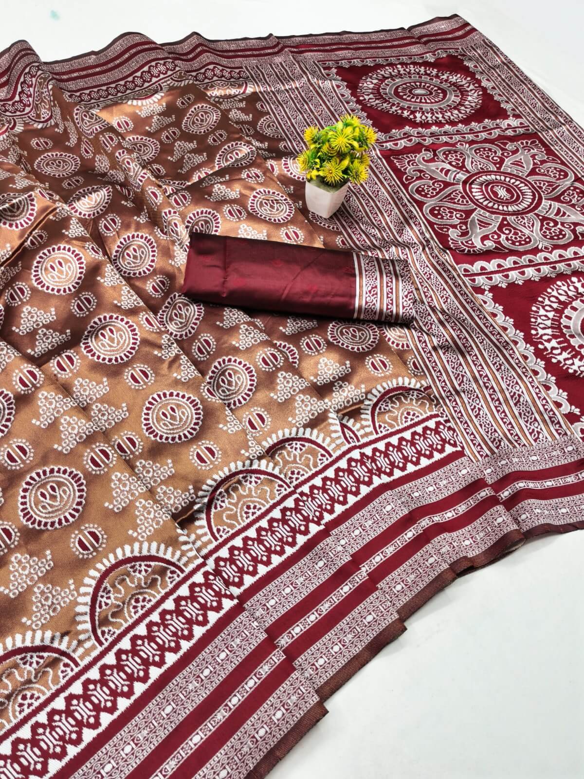 Charming Maroon Pure Zari Weaving Banarasi Silk Saree With Trendy Blouse Piece