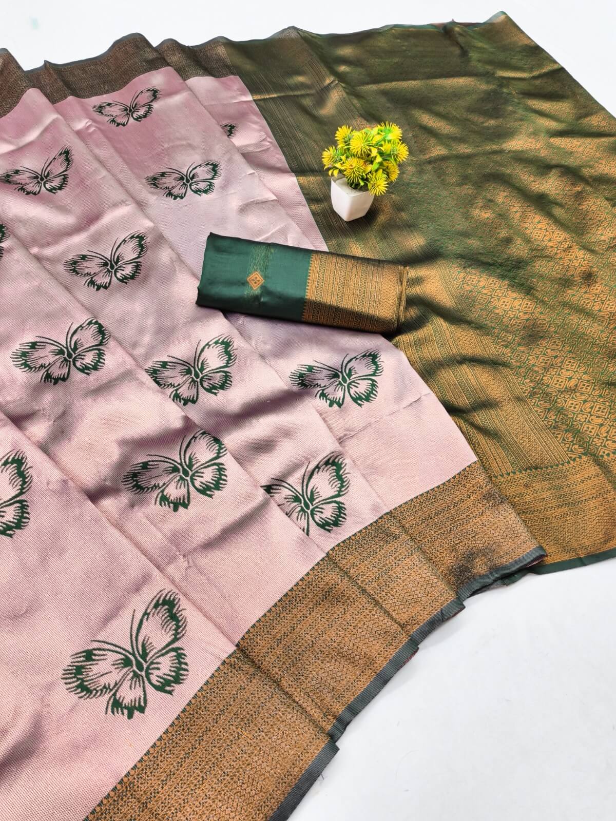 Enamoring Baby Pink Pure Zari Weaving Banarasi Silk Saree With Epiphany Blouse Piece