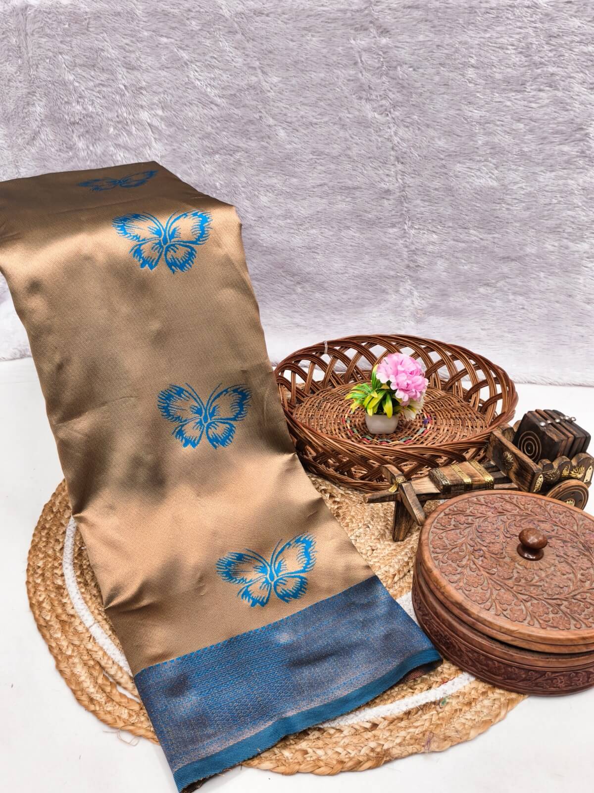 Diaphanous Beige Pure Zari Weaving Banarasi Silk Saree With Desuetude Blouse Piece