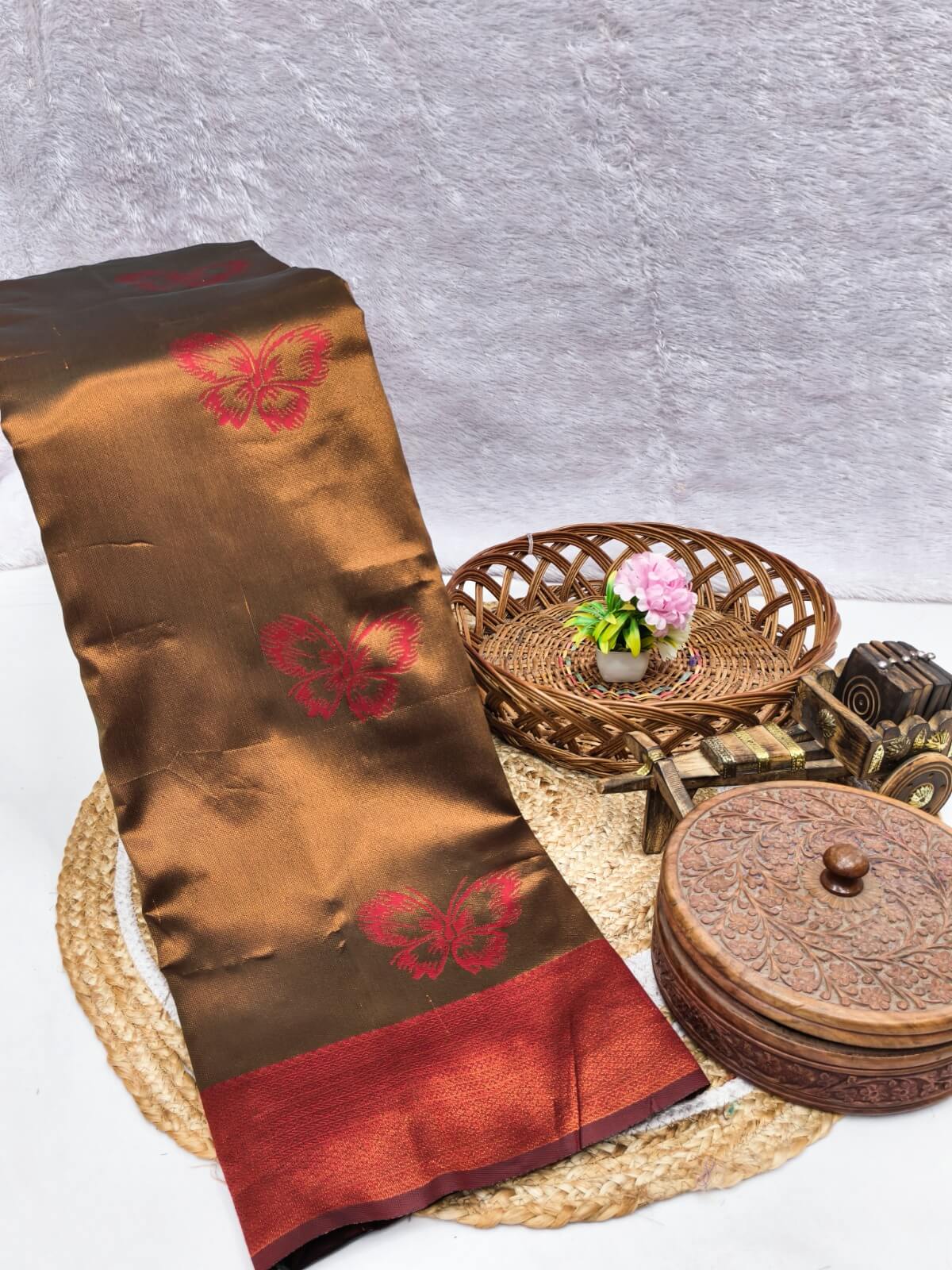 Capricious Brown Pure Zari Weaving Banarasi Silk Saree With Nebula Blouse Piece