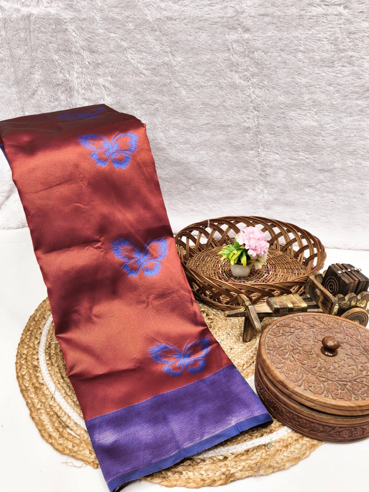 Engrossing Maroon Pure Zari Weaving Banarasi Silk Saree With Sonorous Blouse Piece