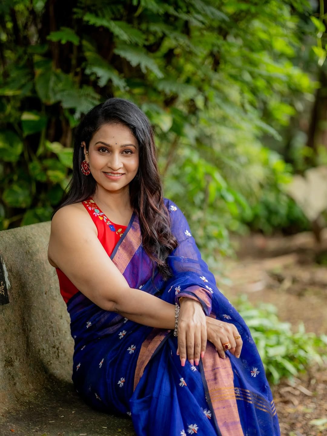 Quintessential Royal Blue Cotton Silk Saree With Snazzy Blouse Piece