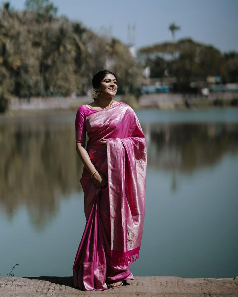 Exceptional Pink Soft Silk Saree With Glorious Blouse Piece