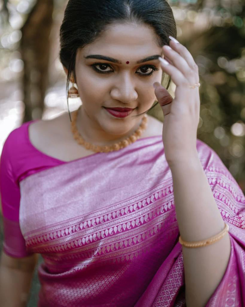Exceptional Pink Soft Silk Saree With Glorious Blouse Piece