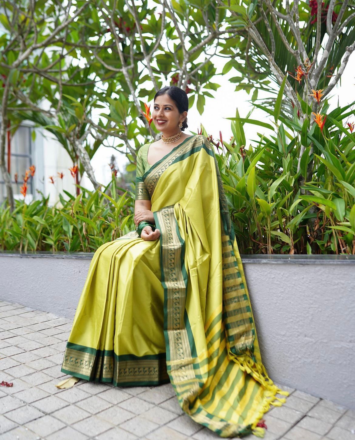 Evanescent Parrot Soft Silk Saree With Chatoyant Blouse Piece