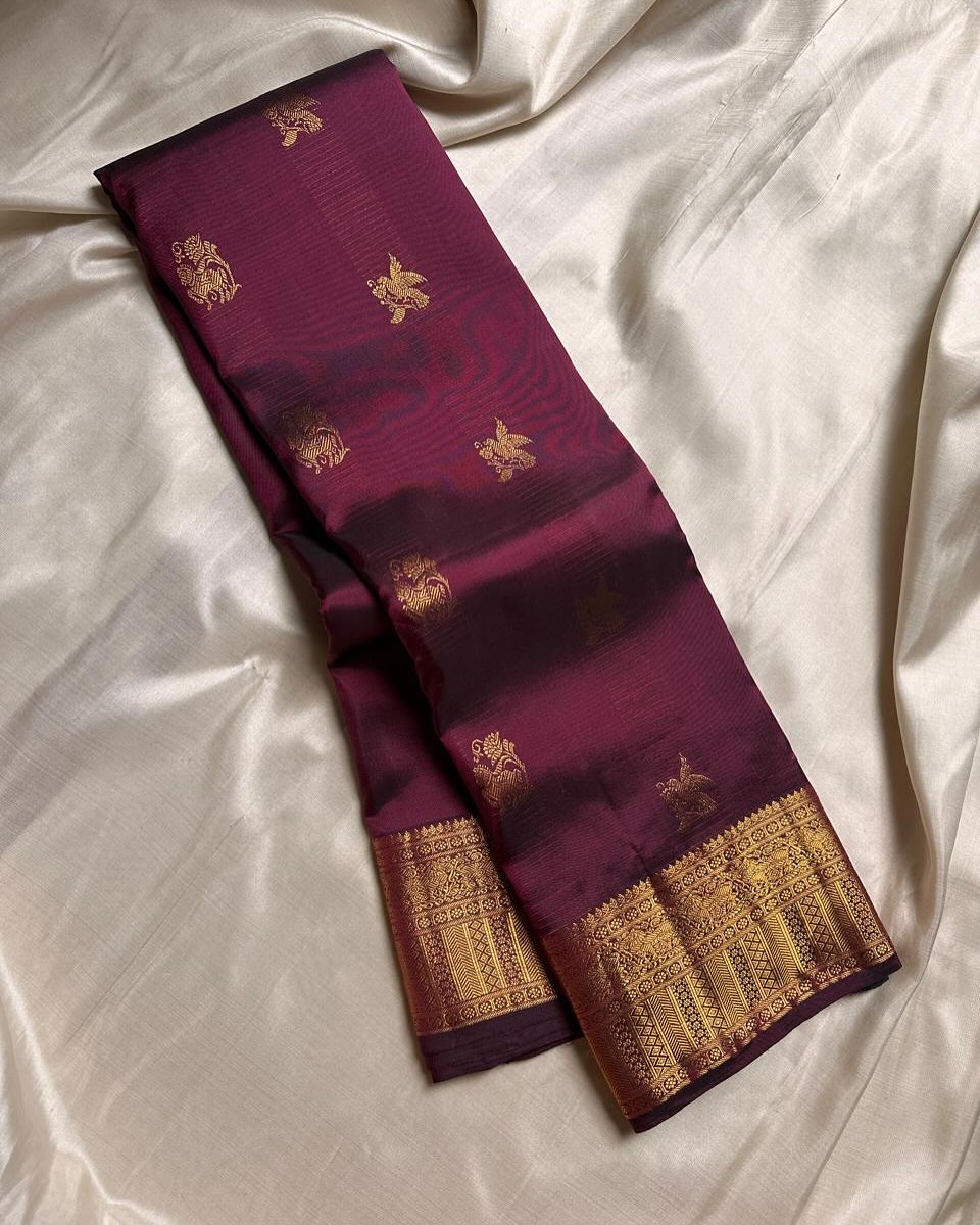 Capricious Purple Soft Banarasi Silk Saree With Demanding Blouse Piece