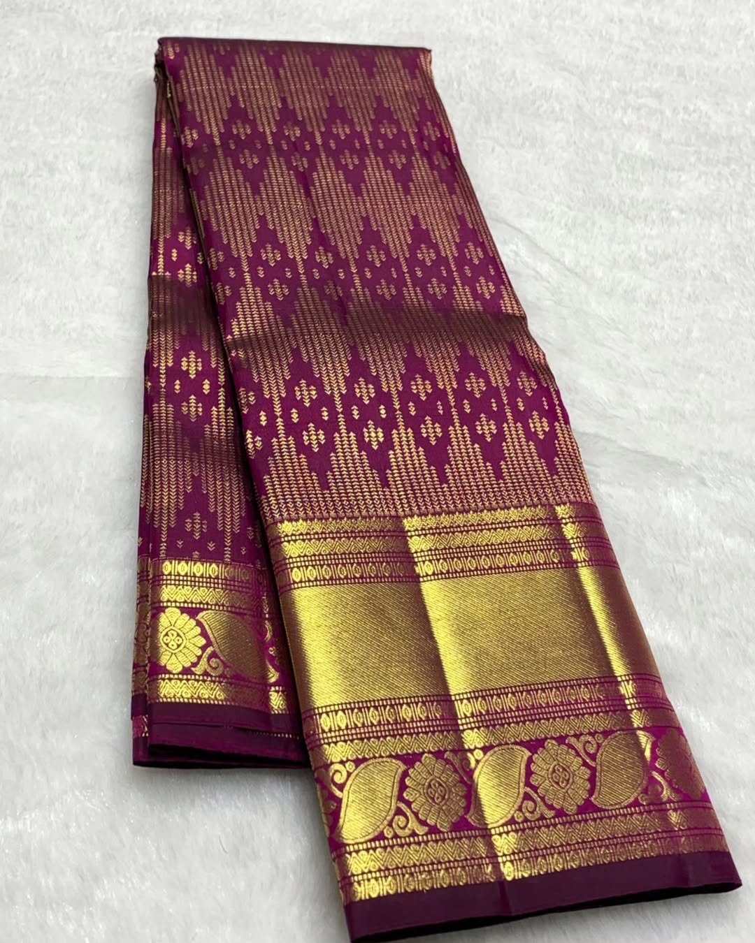 Entrancing Purple Soft Banarasi Silk Saree With Comely Blouse Piece