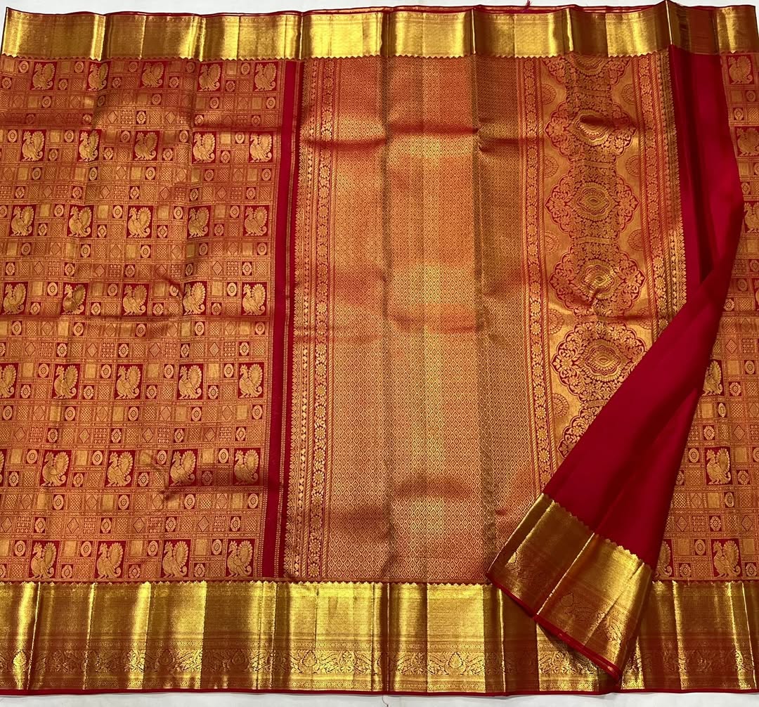 Energetic Red Soft Banarasi Silk Saree With Palimpsest Blouse Piece