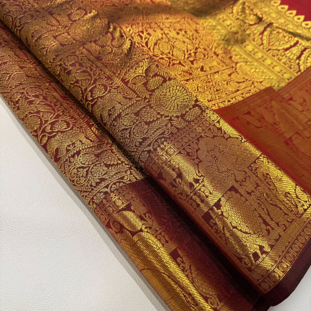 Stylish Maroon Soft Banarasi Silk Saree With Felicitous Blouse Piece