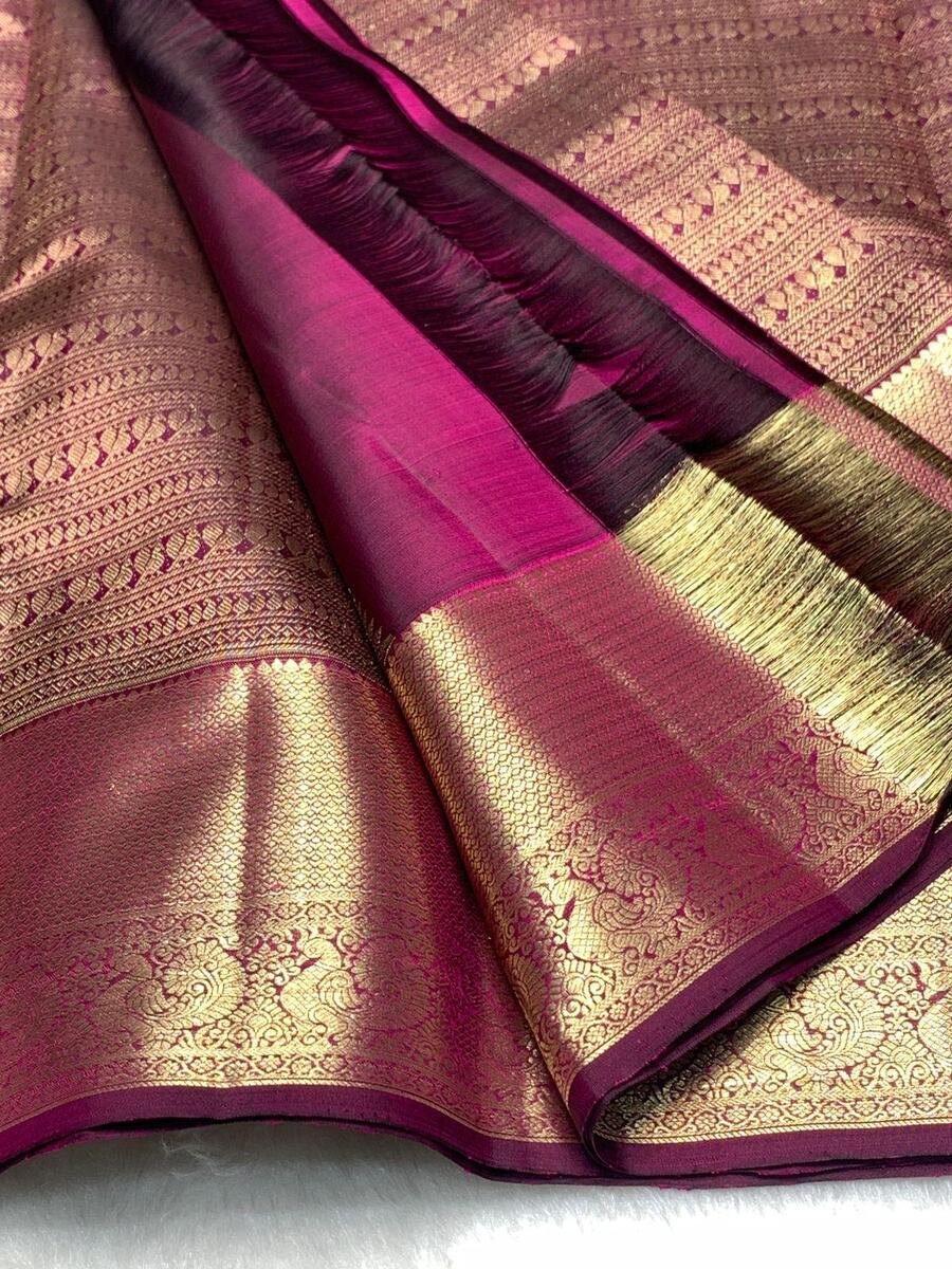 Transcendent Purple Soft Banarasi Silk Saree With Gratifying Blouse Piece