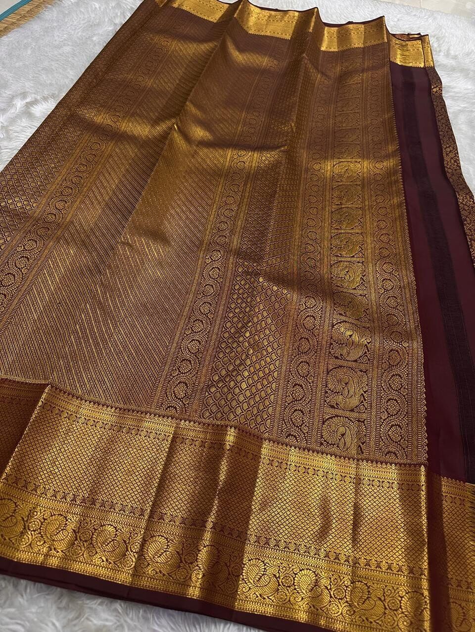 Splendiferous Wine Pure Zari Weaving Banarasi Silk Saree With Flamboyant Blouse Piece