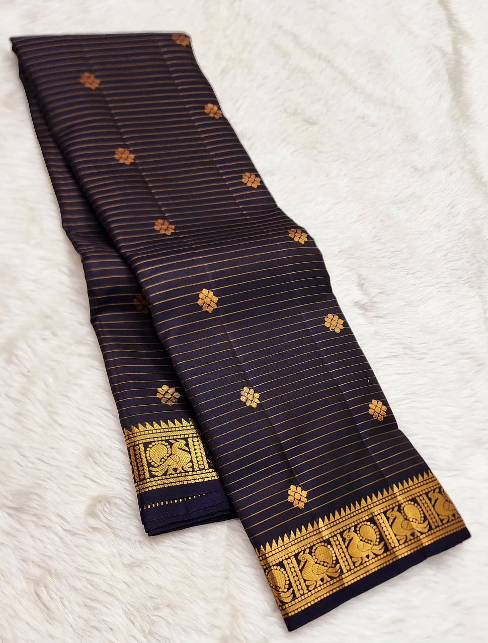 Exquisite Black Soft Silk Saree With Panache Blouse Piece