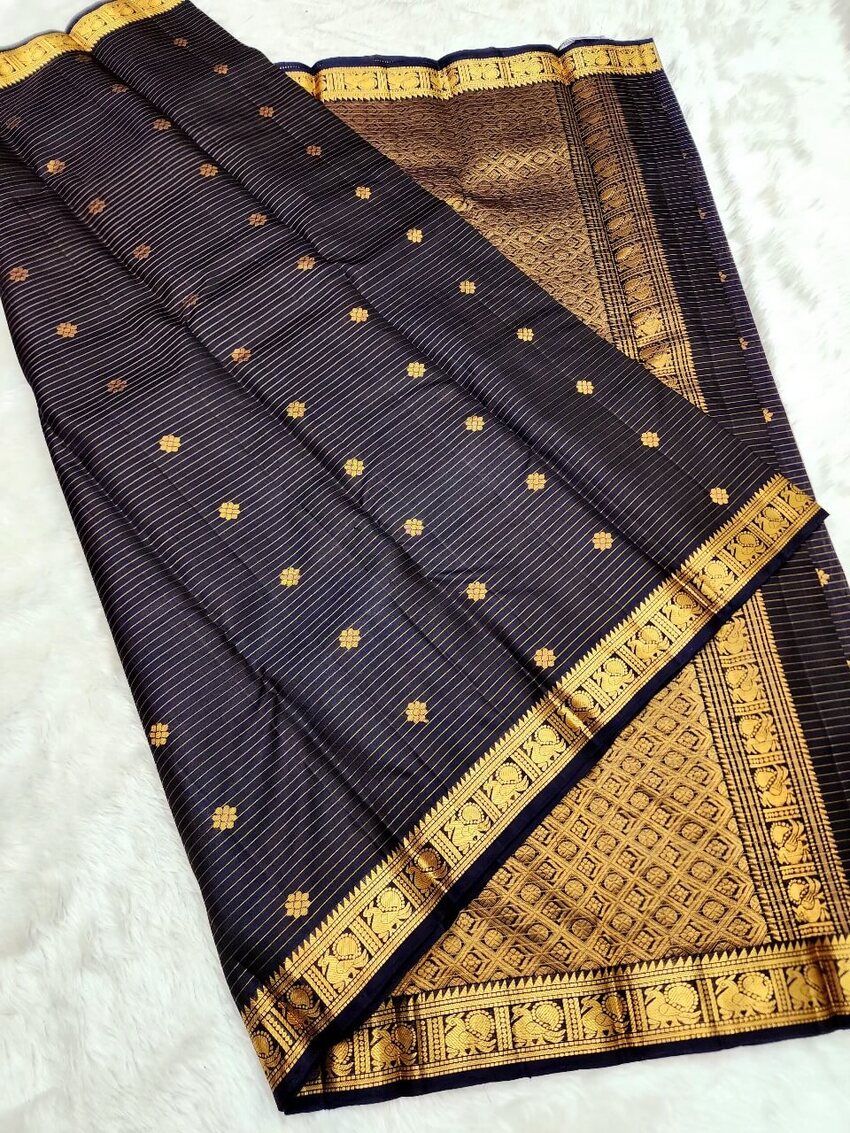 Exquisite Black Soft Silk Saree With Panache Blouse Piece