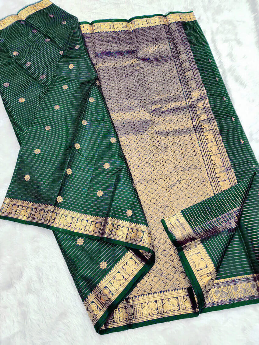 Incomparable Dark Green Soft Silk Saree With Vivacious Blouse Piece