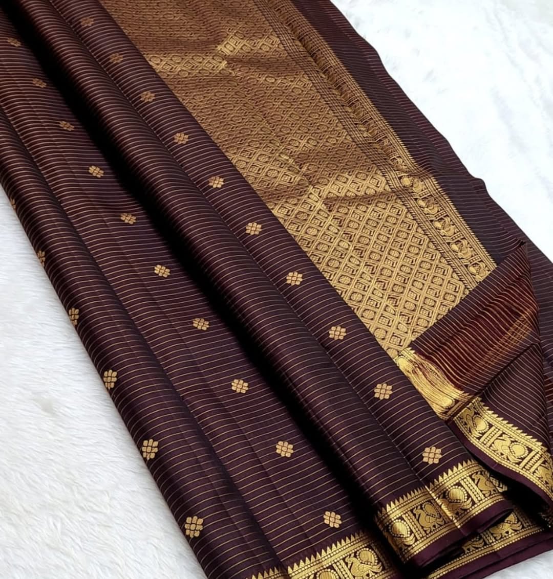 Denouement Wine Soft Silk Saree With Entrancing Blouse Piece