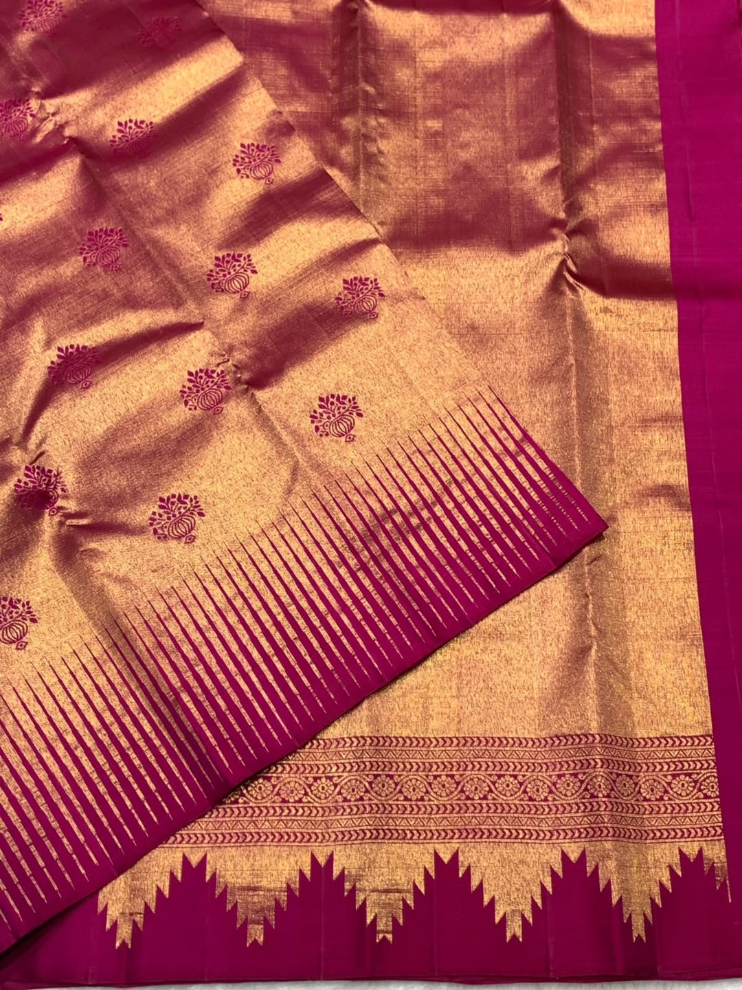 Prominent Dark Pink Pure Zari Weaving Banarasi Silk Saree With Palimpsest Blouse Piece