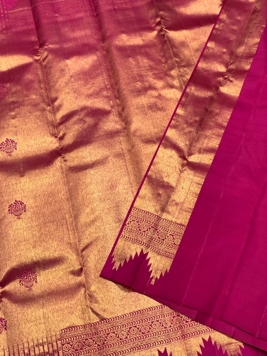 Prominent Dark Pink Pure Zari Weaving Banarasi Silk Saree With Palimpsest Blouse Piece