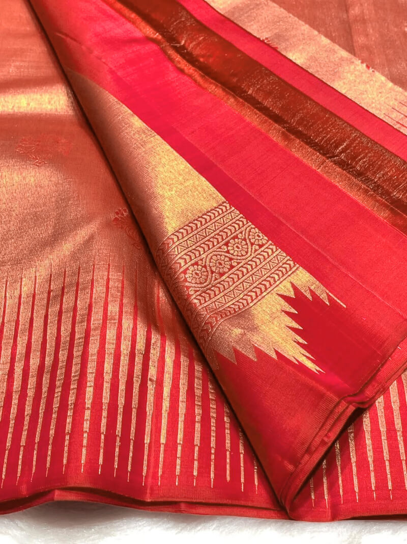 Luminous Red Pure Zari Weaving Banarasi Silk Saree With Snappy Blouse Piece
