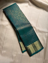 Sempiternal Rama Pure Zari Weaving Banarasi Silk Saree With Refreshing Blouse Piece