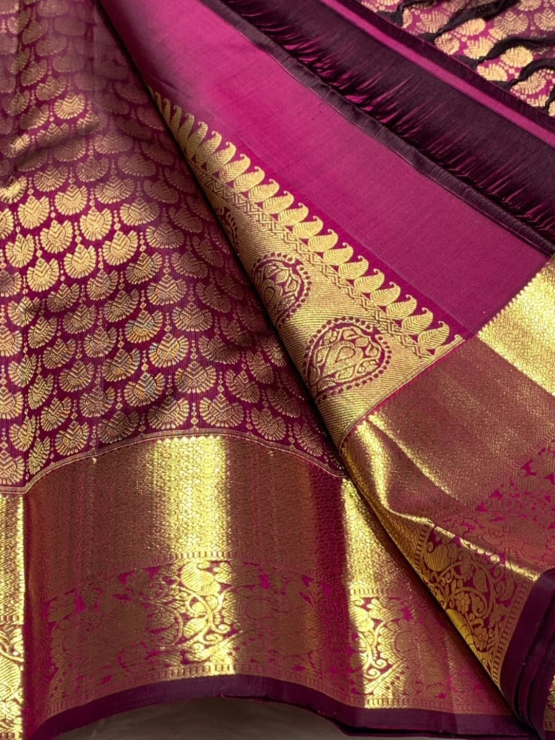 Extraordinary Purple Pure Zari Weaving Banarasi Silk Saree With Supernal Blouse Piece