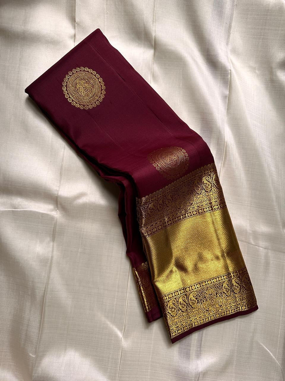 Vestigial Wine Pure Zari Weaving Banarasi Silk Saree With Mesmerising Blouse Piece