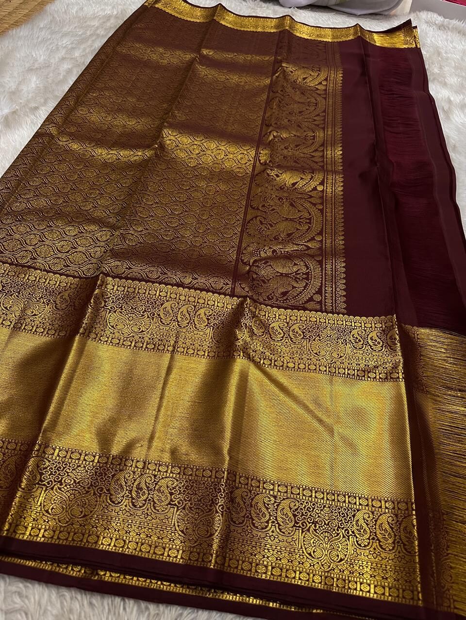 Vestigial Wine Pure Zari Weaving Banarasi Silk Saree With Mesmerising Blouse Piece