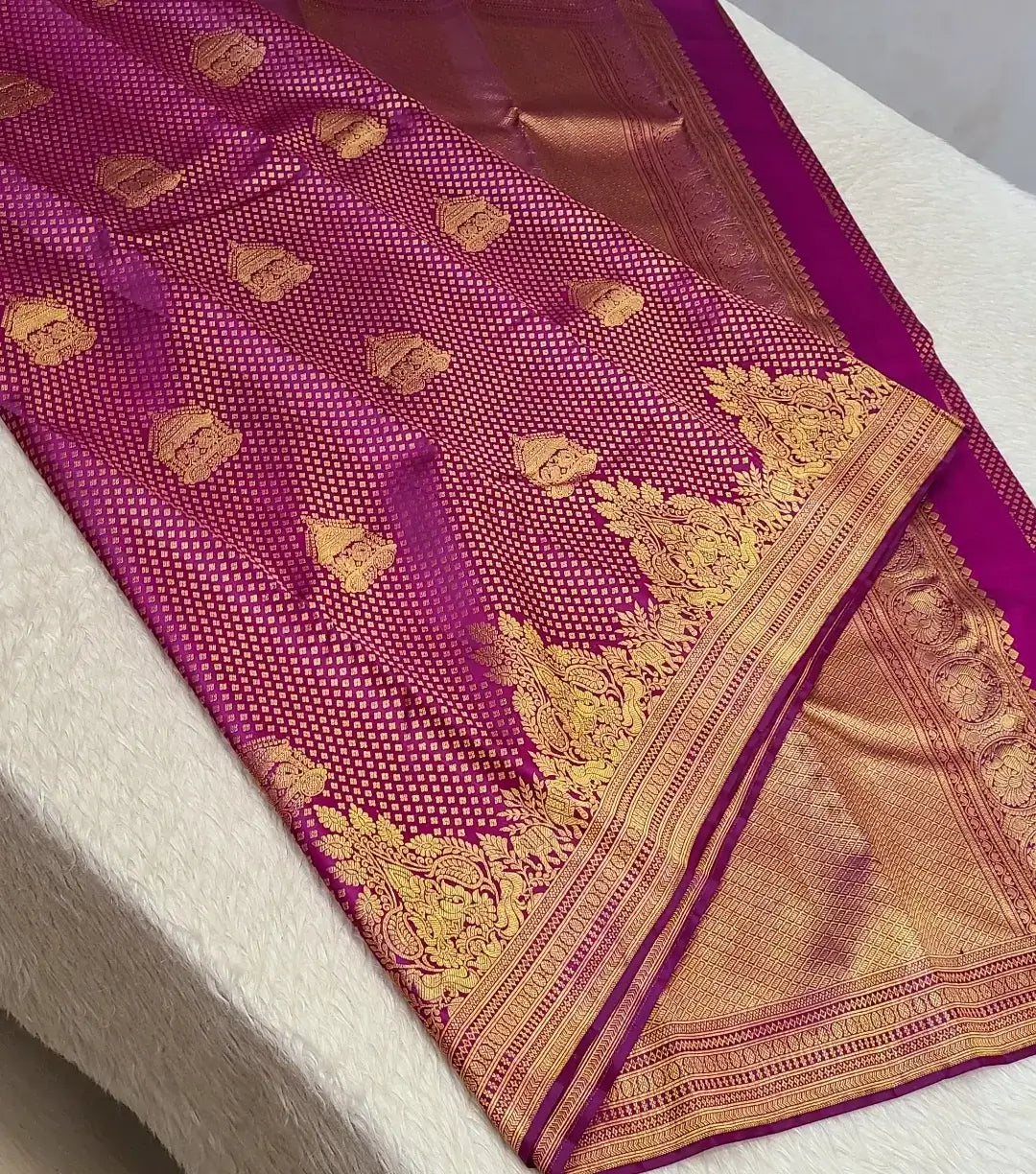 Hypnotic Dark Pink Pure Zari Weaving Banarasi Silk Saree With Desiring Blouse Piece