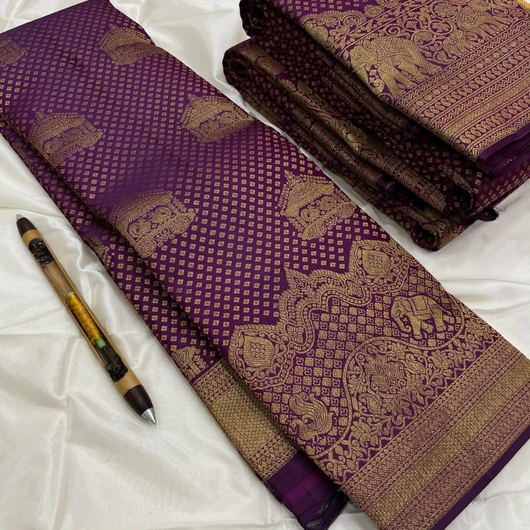 Seraphic Purple Pure Zari Weaving Banarasi Silk Saree With Adoring Blouse Piece