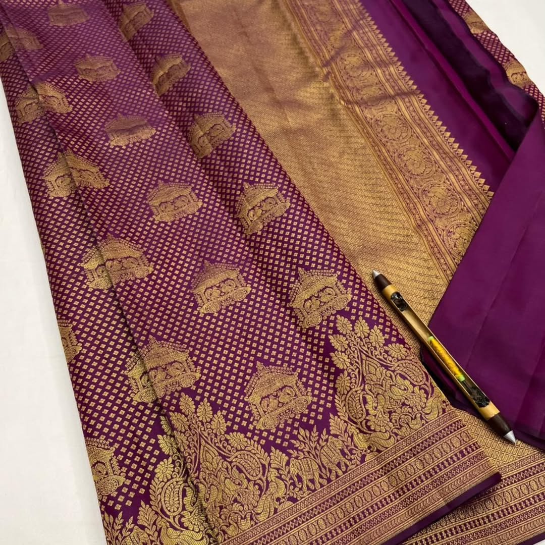 Seraphic Purple Pure Zari Weaving Banarasi Silk Saree With Adoring Blouse Piece