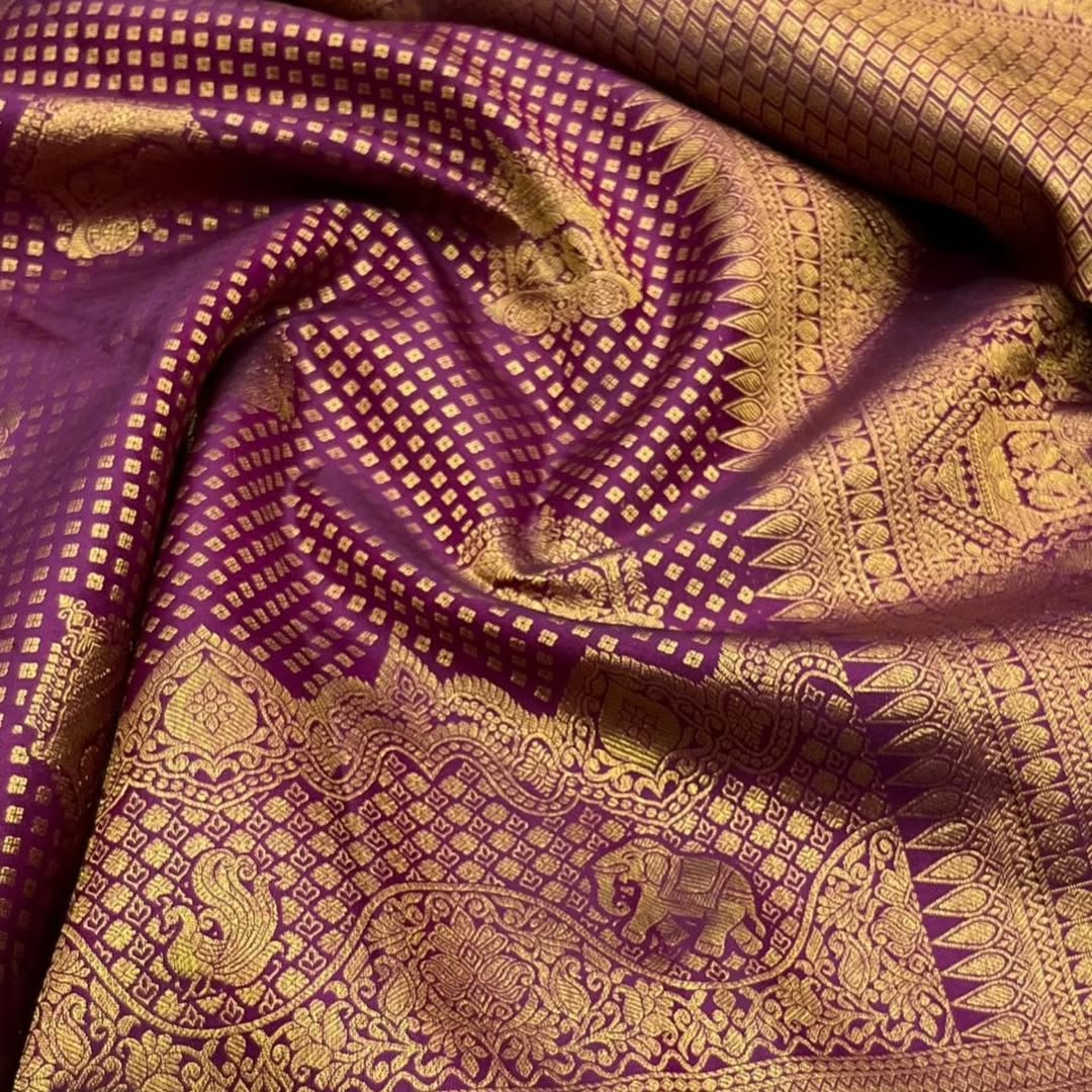 Seraphic Purple Pure Zari Weaving Banarasi Silk Saree With Adoring Blouse Piece