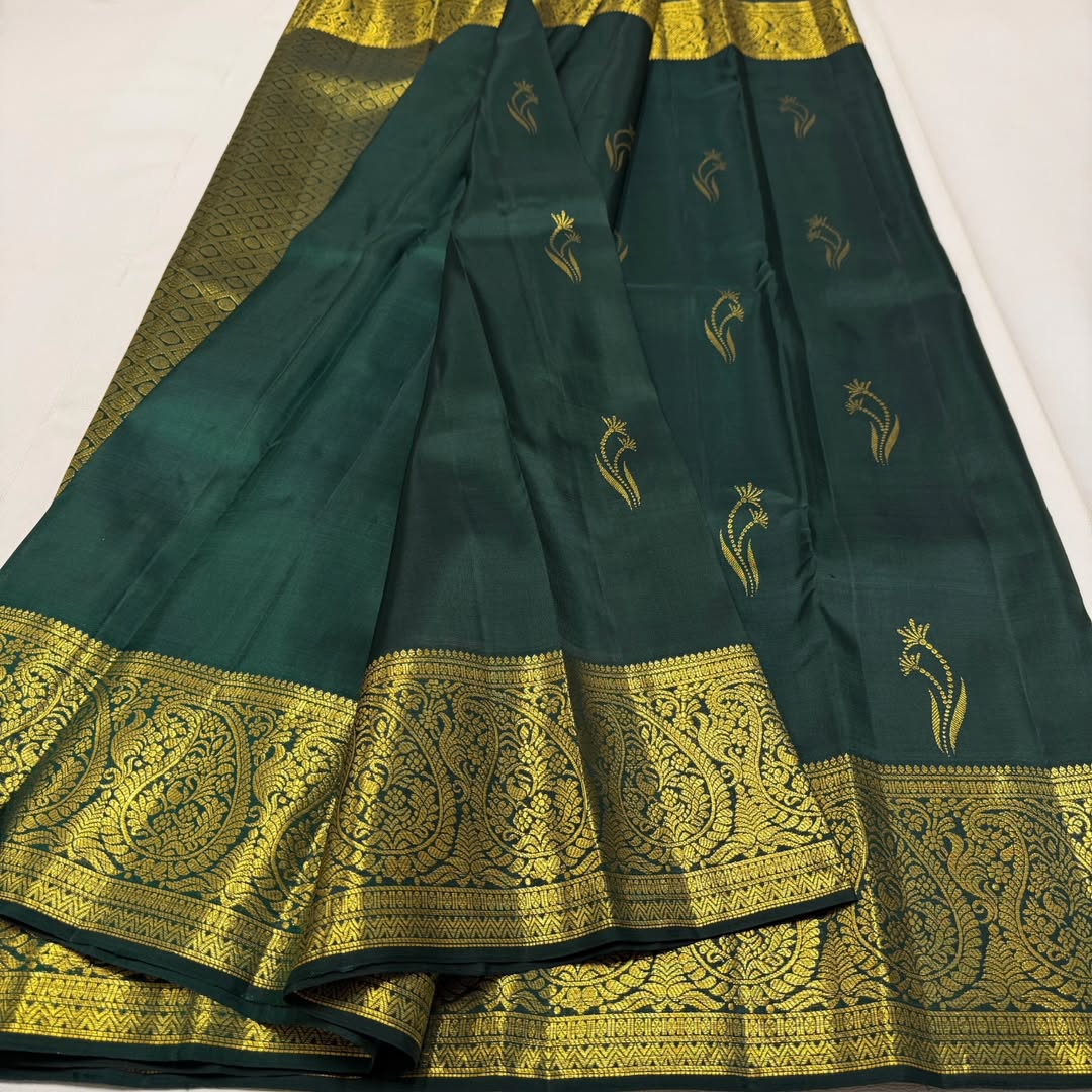 Sumptuous Dark Green Pure Zari Weaving Banarasi Silk Saree With Smashing Blouse Piece