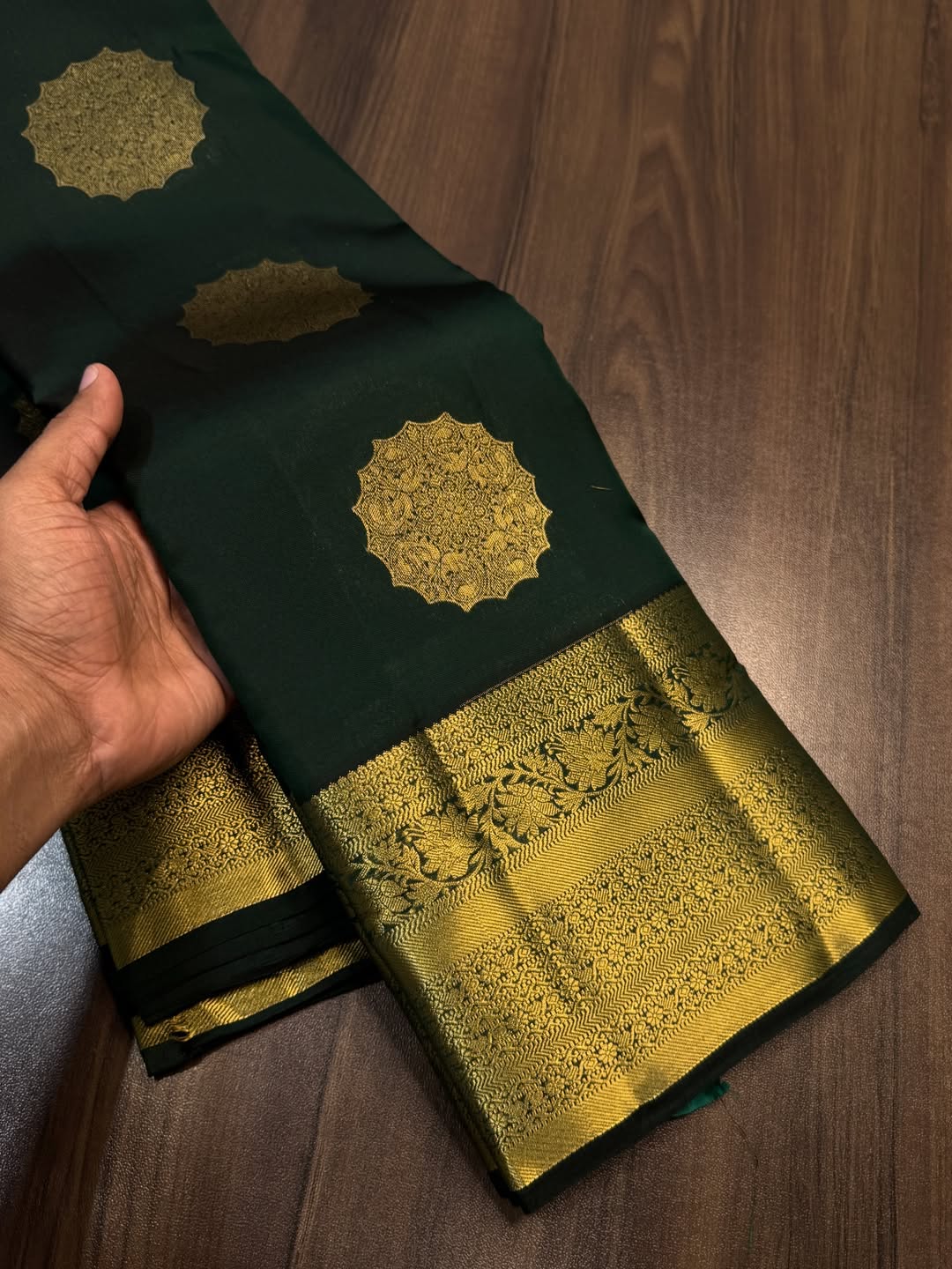 Eloquence Dark Green Pure Zari Weaving Banarasi Silk Saree With Bewitching Blouse Piece